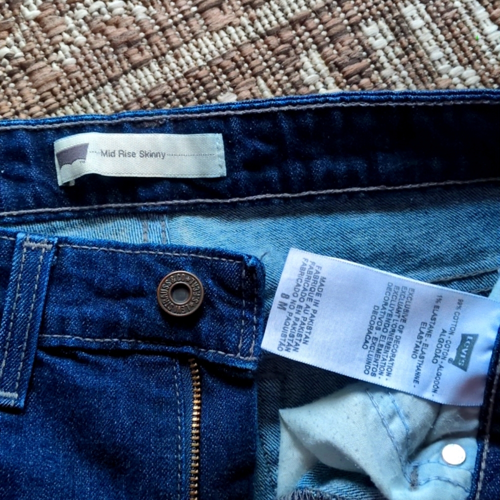 Levi's Mid Rise Skinny - Picture 1 of 3